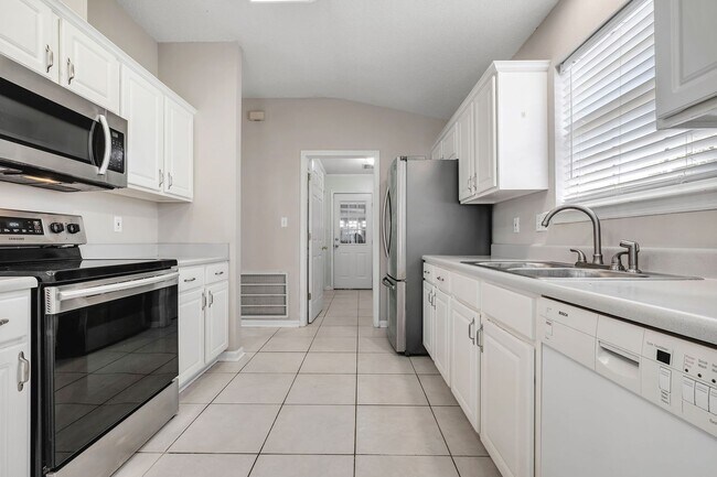 Building Photo - NE Tallahassee Home in the Villages at Maclay