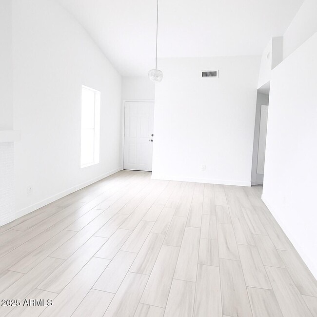 Building Photo - 13450 N 103rd Pl