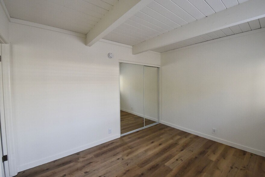 Building Photo - 6125 Whitsett Ave