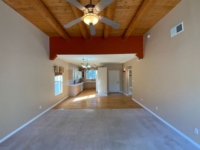Building Photo - 3 Bedroom Single Story Home Available Near...