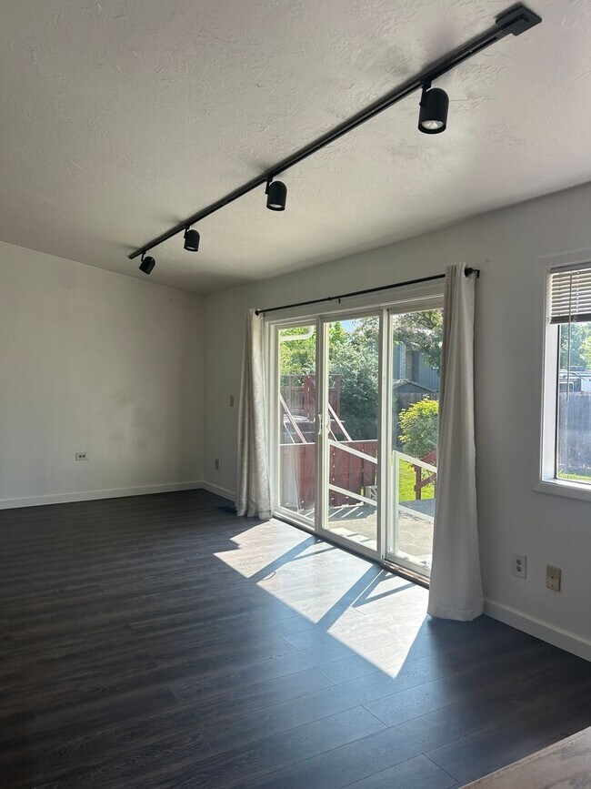Building Photo - 2774 Jessica Cir