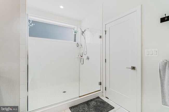 Building Photo - 23619 Waterford Downs Terrace