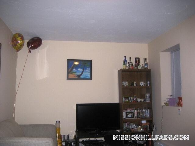 Building Photo - 883 Huntington Ave