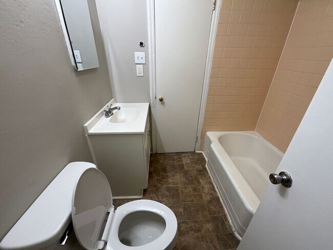 Building Photo - 201 Lowdermilk St