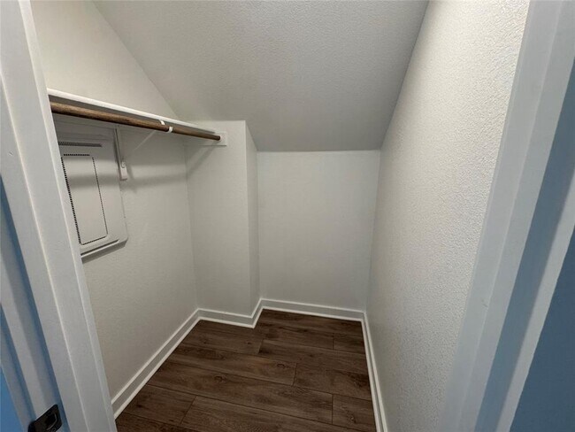 Building Photo - 112 Corn Ln