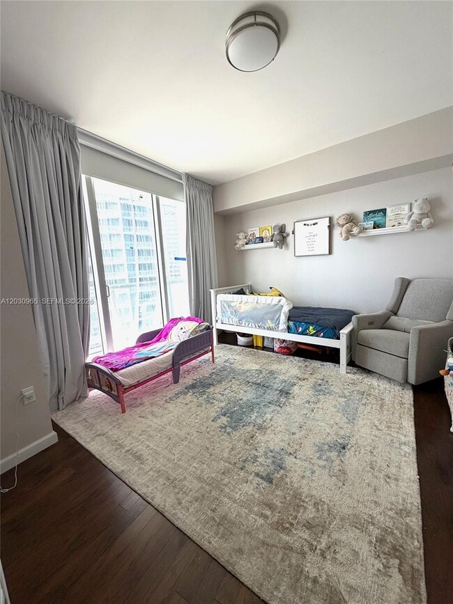 Building Photo - 475 Brickell Ave