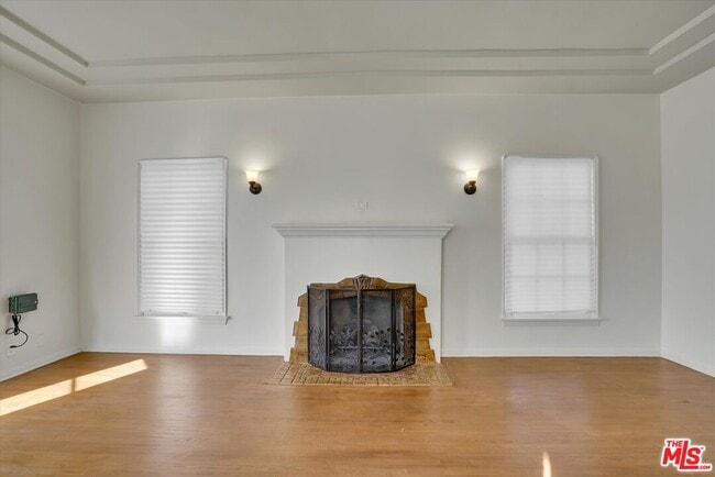 Building Photo - 3800 Roxton Ave