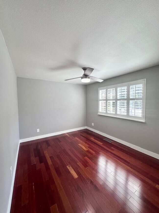 Building Photo - 15054 SE Fairwood Blvd