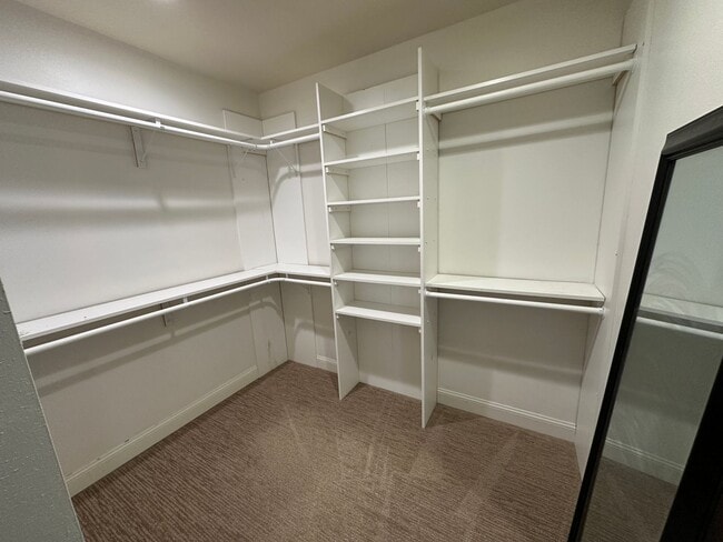 Building Photo - Spacious 4 Bedroom Home Available for Rent in Orange City