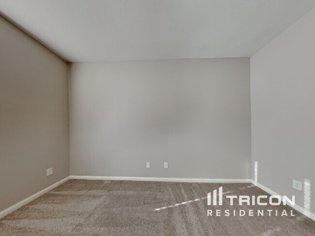 Building Photo - 1502 Tulip Ln