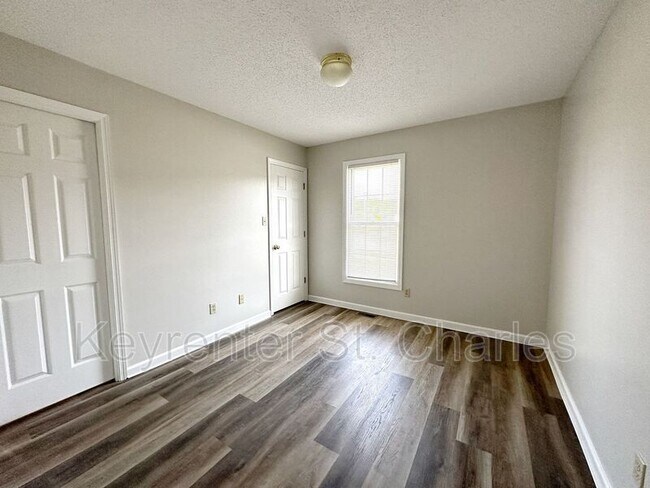 Building Photo - 1563 Rosedale Dr
