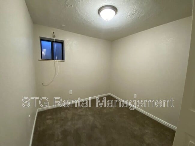 Building Photo - 145 E 500 S