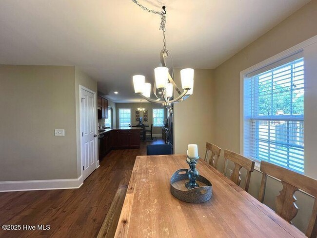 Building Photo - 225 Savannah Garden Dr