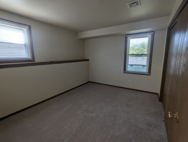 Building Photo - 3351 S 113th St