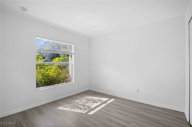 Building Photo - 4646 15th St SW