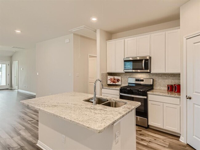 Building Photo - 512 Dayspring Cv