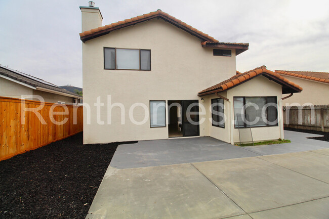 Building Photo - 14248 La Trucha St