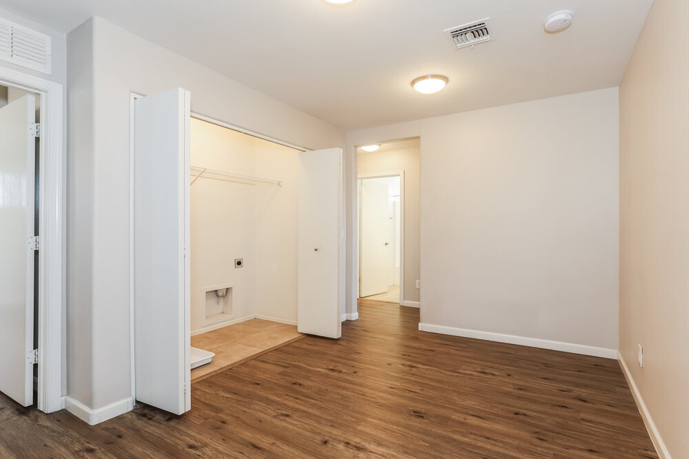 Building Photo - 5211 Burton Dr