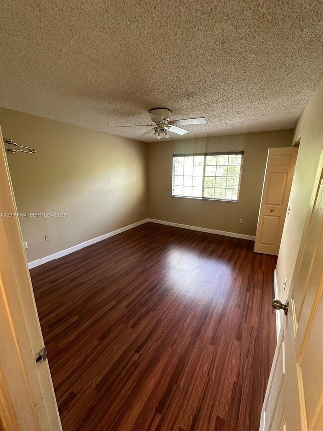 Building Photo - 5035 Wiles Rd