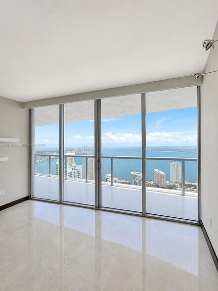 Building Photo - 465 Brickell Ave