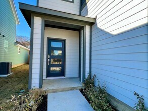 Building Photo - Open Concept Family Dream Home!