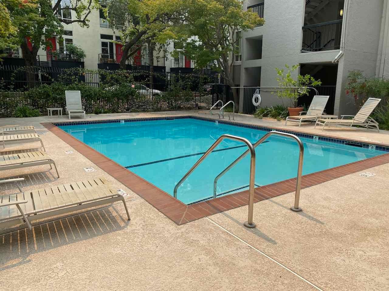 Community pool - 3183 Wayside Plz