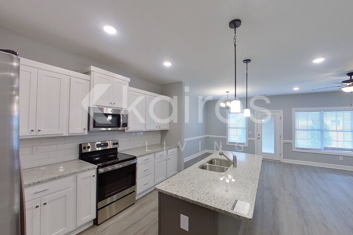 Building Photo - 3705 Oak Leaf Wy