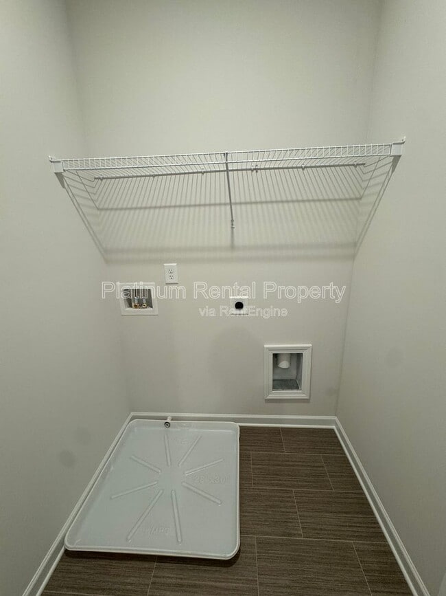 Building Photo - 1088 Chastain Dr