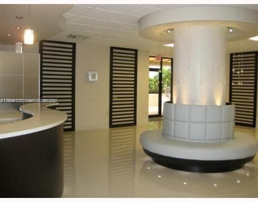 Building Photo - 1623 Collins Ave