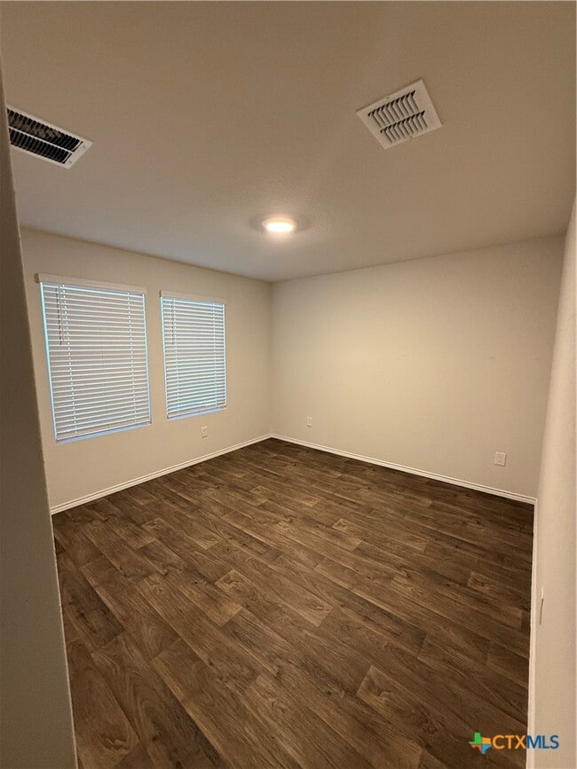 Building Photo - 208 Yucca Dr