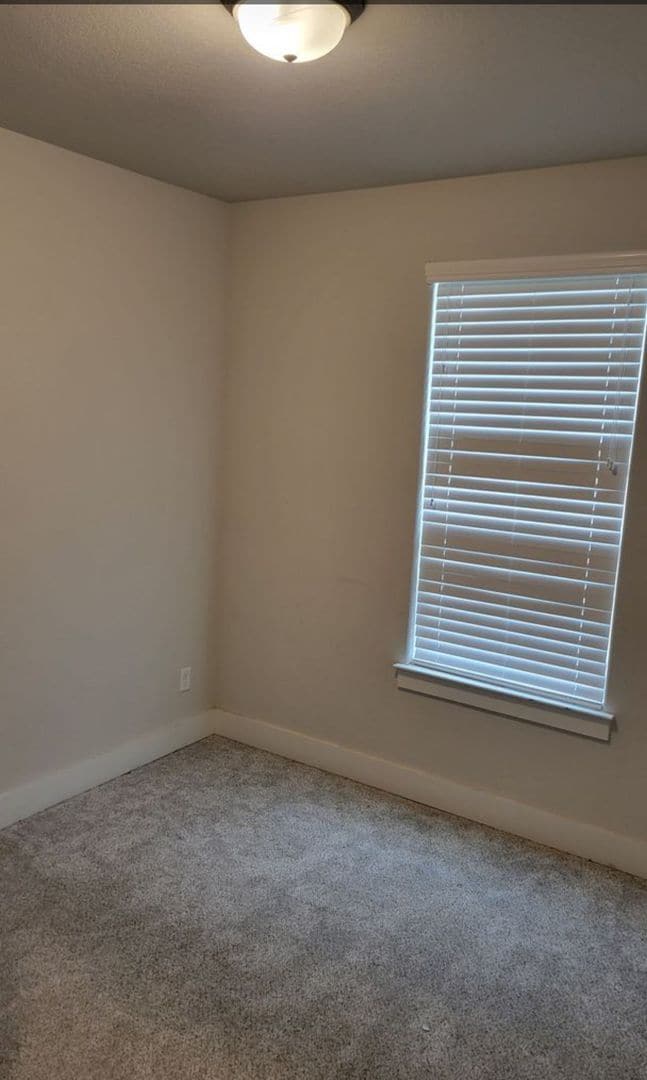 Building Photo - MOVE IN READY - 3/2/2 - GODLEY ISD