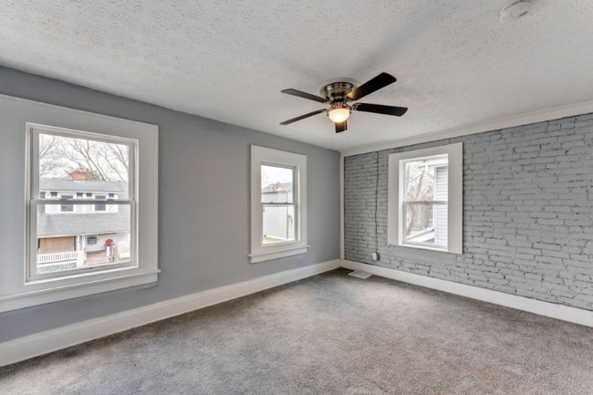 Building Photo - 361 S Harris Ave