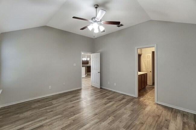 Building Photo - Ready for you to call this one home!