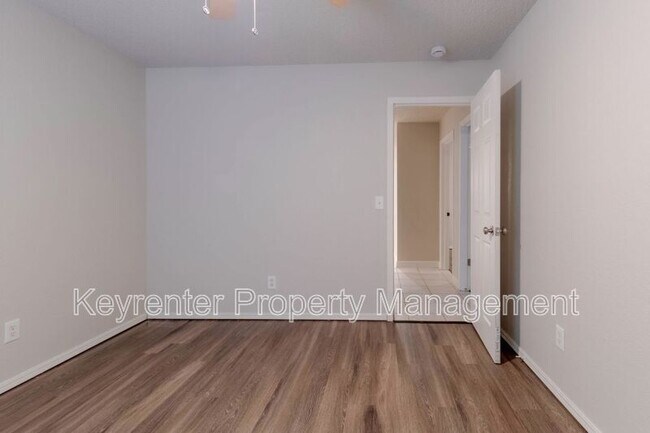 Building Photo - 732 Westridge Ct