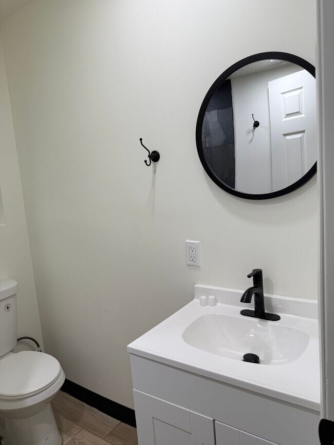 Building Photo - Bellahomes By NCL LLC - Unit 2