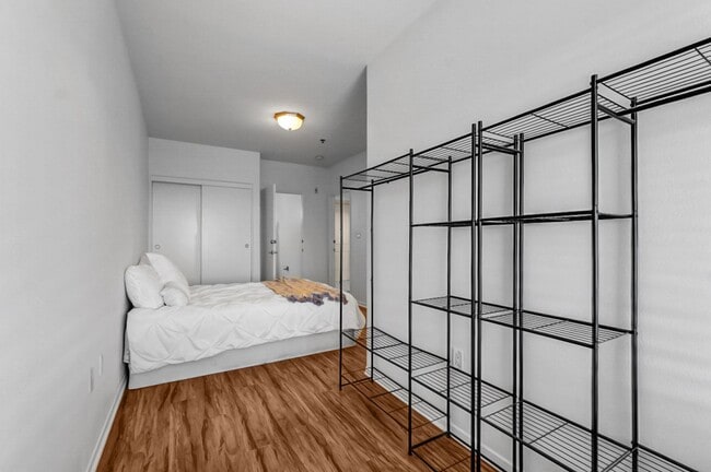 Building Photo - Luxurious Modern Condo in Alhambra ? Move-In Special: Get 2 Weeks Free