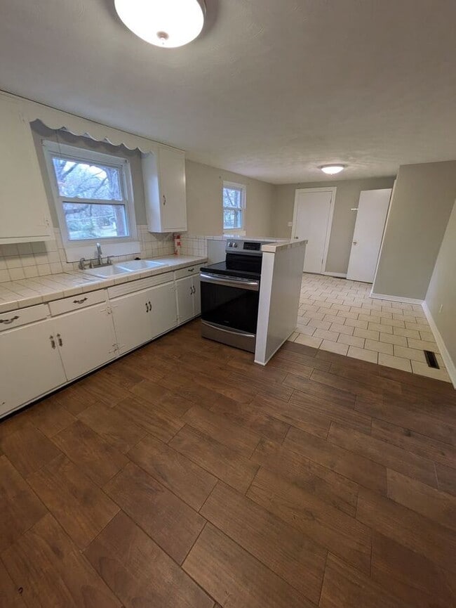 Building Photo - 3BD/2.5BA Single Family Home in Conover, NC