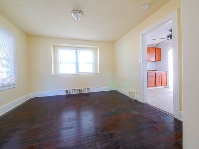 Building Photo - GREAT HOUSE ON BEAUTIFUL STREET GOODYEAR HEIGHTS