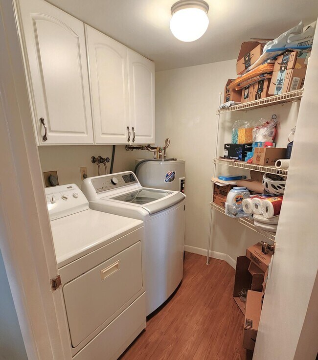 Building Photo - 950 Egret Cir