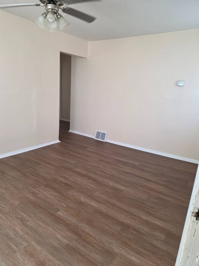 Building Photo - 5951N37thJ