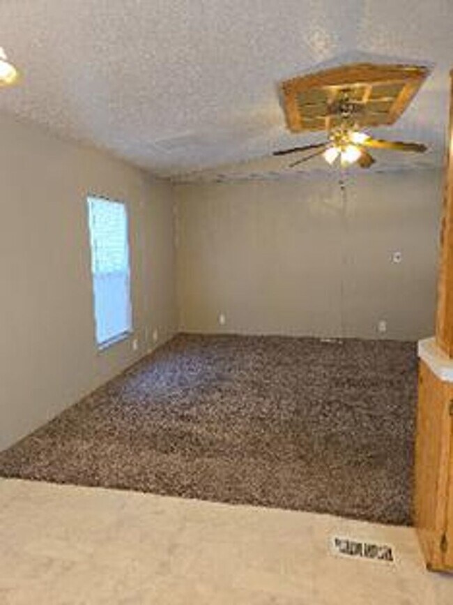 Building Photo - STUDENTS WELCOME! Old Town Fort Collins 3 Bed 2 Bath Mobile Home - Great Location