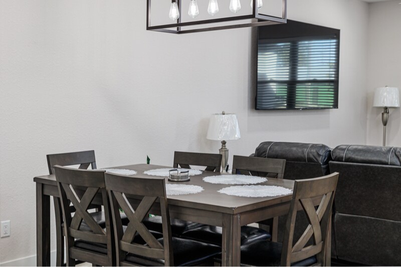 Building Photo - 550 Battle Ave