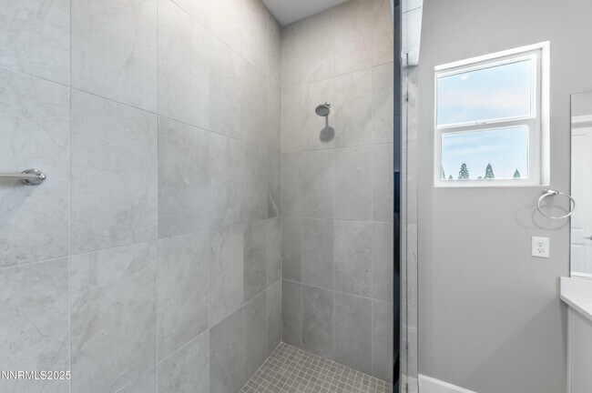 Building Photo - 1517 Golf Club Dr