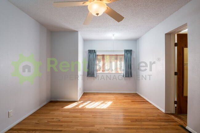 Building Photo - Call to schedule a showing at 505-808-6467