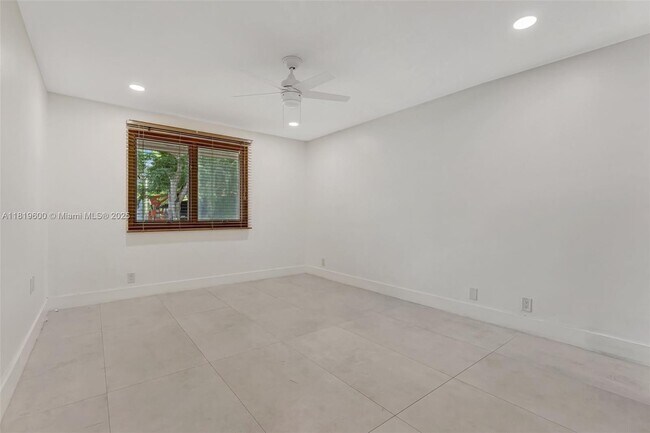 Building Photo - 8360 NW 51st Ct