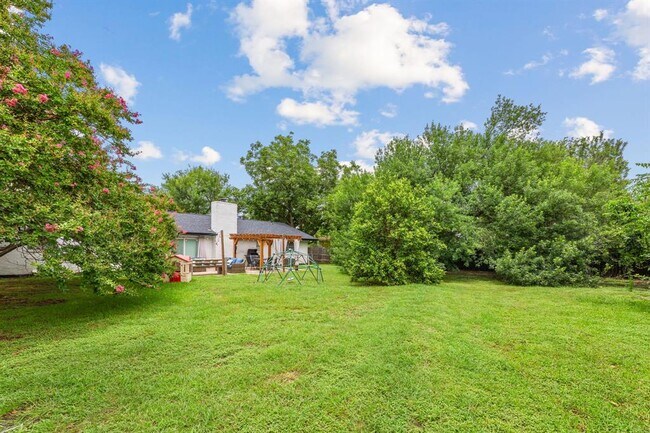 Building Photo - 201 Fairlane Dr