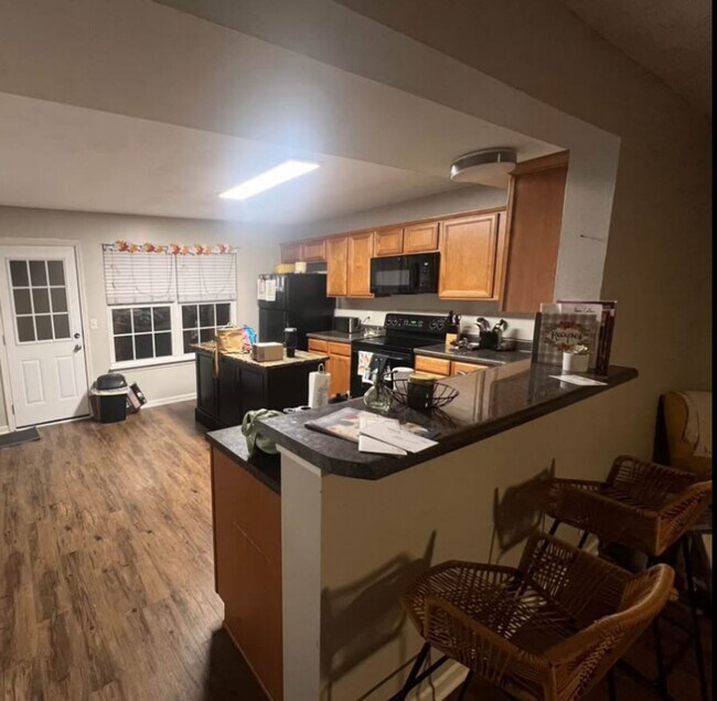 Building Photo - 3051 London View Dr