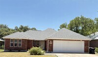 Building Photo - 211 Fox Crossing