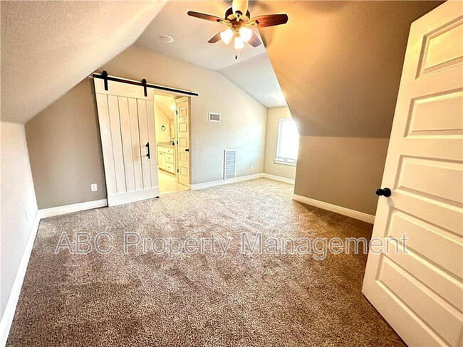 Building Photo - 3819 W Maclura Way