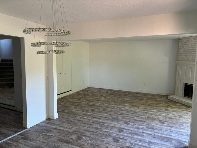 Building Photo - 3421 Burrwood Dr